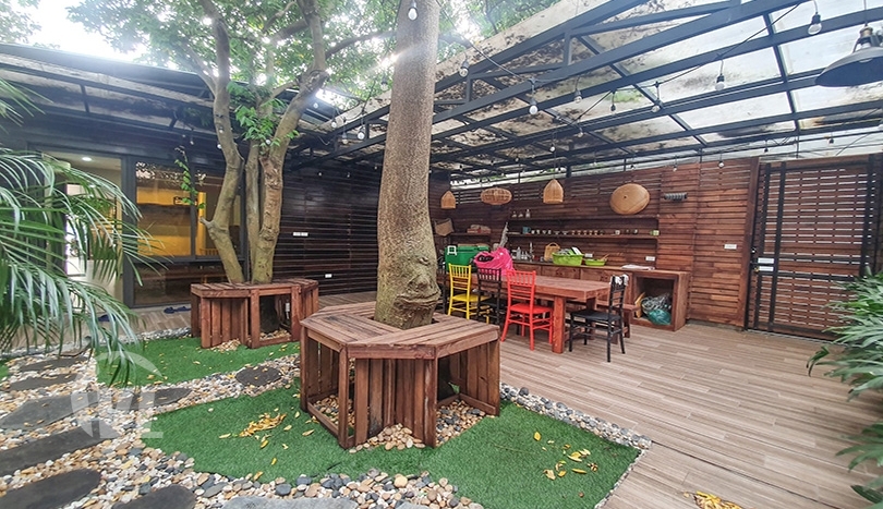 1 storey furnished house with garden to lease in Tay Ho