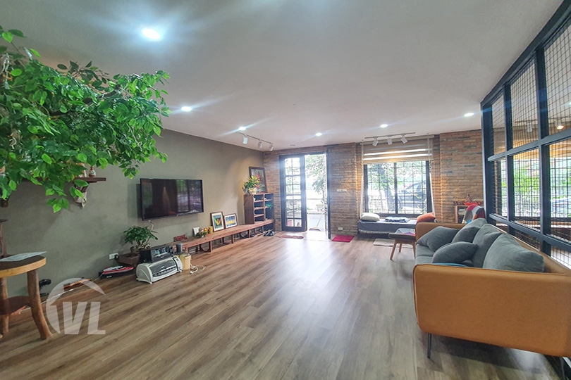 333 1 storey furnished house with garden to lease in Tay Ho