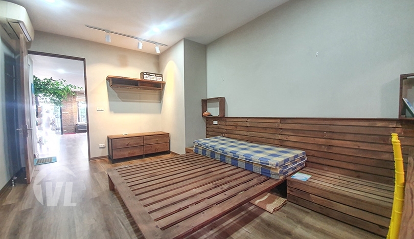 1 storey furnished house with garden to lease in Tay Ho
