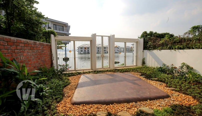 Furnished house with garden and lake view in Hanoi Tay Ho district
