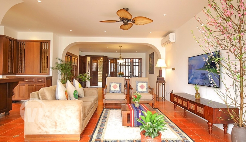 Furnished house with garden and lake view in Hanoi Tay Ho district