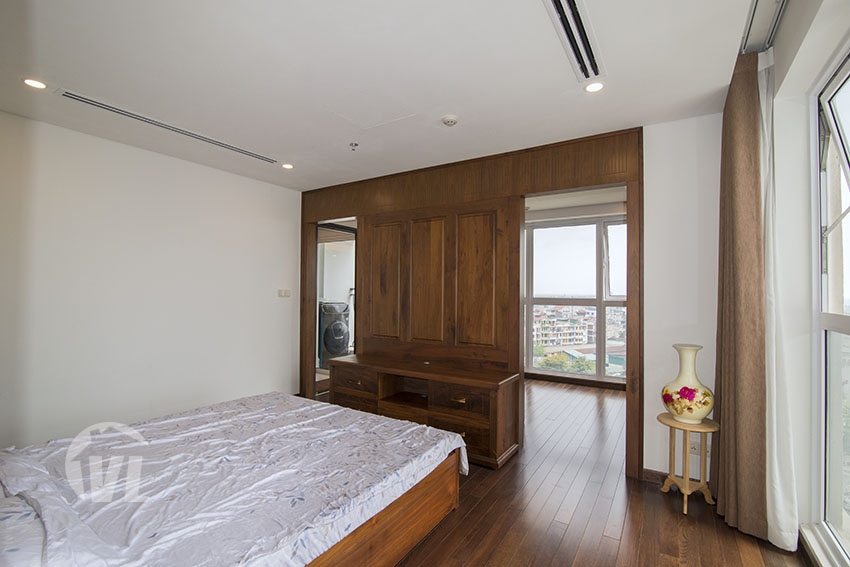 333 Large 2 bedrooms apartment to lease in Aqua Central in Hanoi