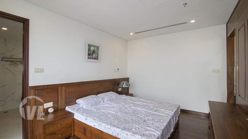 Large 2 bedrooms apartment to lease in Aqua Central in Hanoi