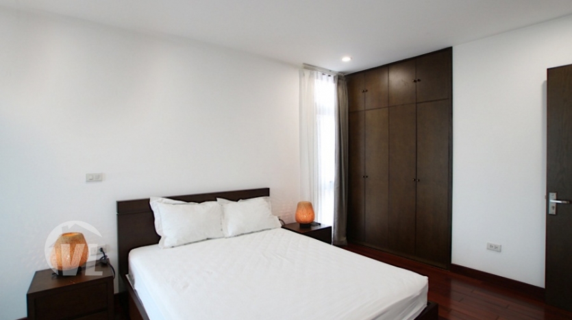 4 beds serviced apartment to rent in Tay Ho with open view