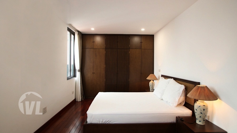 4 beds serviced apartment to rent in Tay Ho with open view