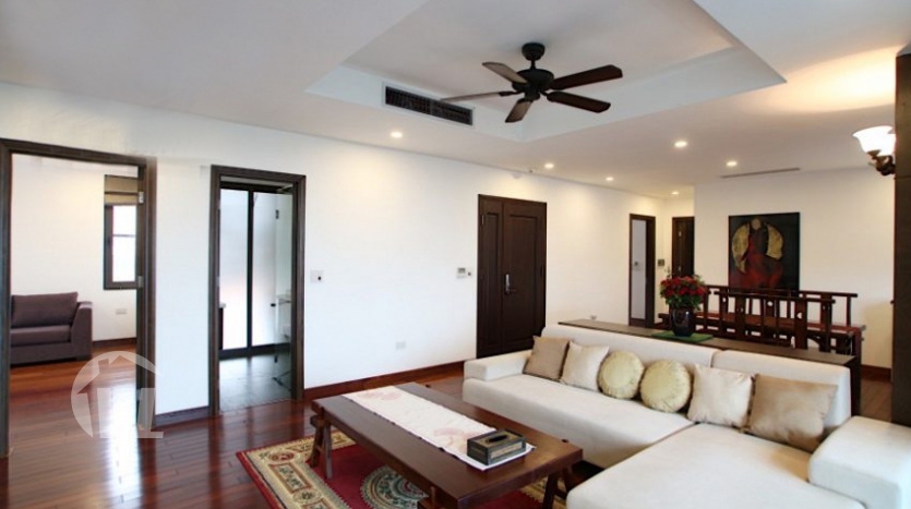 4 beds serviced apartment to rent in Tay Ho with open view