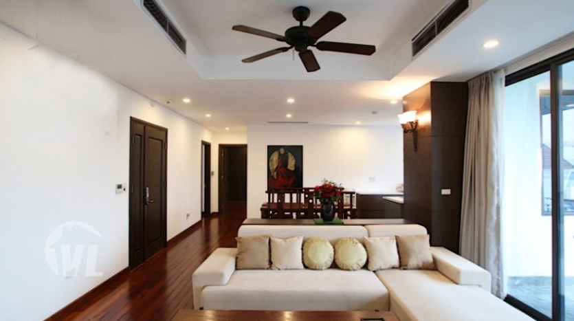 4 beds serviced apartment to rent in Tay Ho with open view