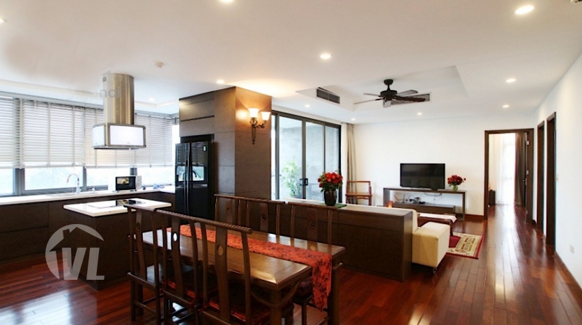 4 beds serviced apartment to rent in Tay Ho with open view