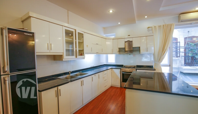 Modern 4 beds 4 baths rental house in Tay Ho with yard