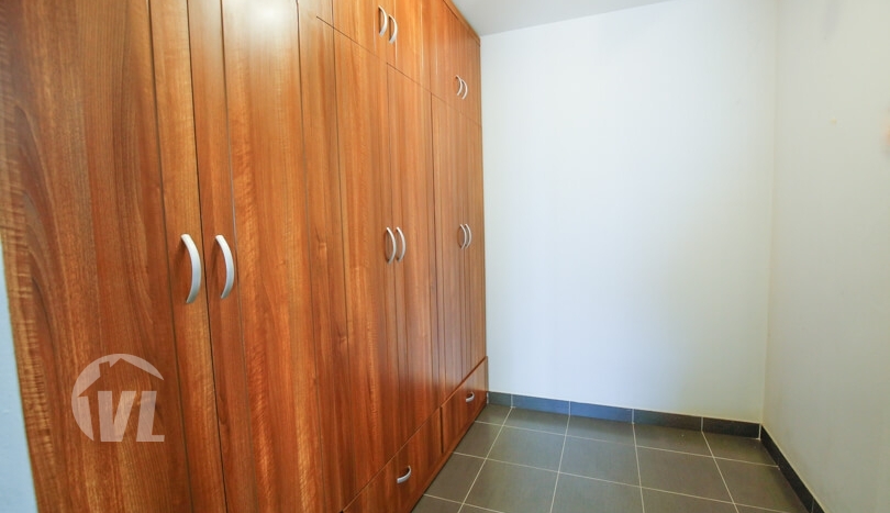 Modern 4 beds 4 baths rental house in Tay Ho with yard