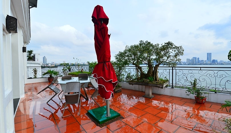 Penthouse in Tay Ho for rent with terrace facing the West Lake