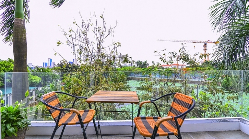 Renovated 4 bedrooms apartment in Tay Ho facing the West Lake