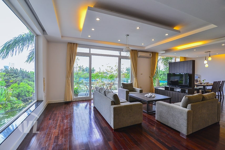 222 Renovated 4 bedrooms apartment in Tay Ho facing the West Lake