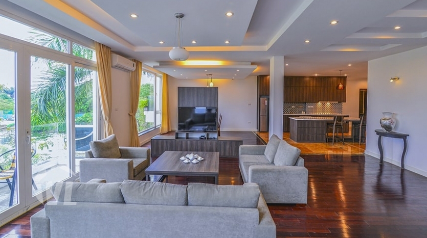 Renovated 4 bedrooms apartment in Tay Ho facing the West Lake