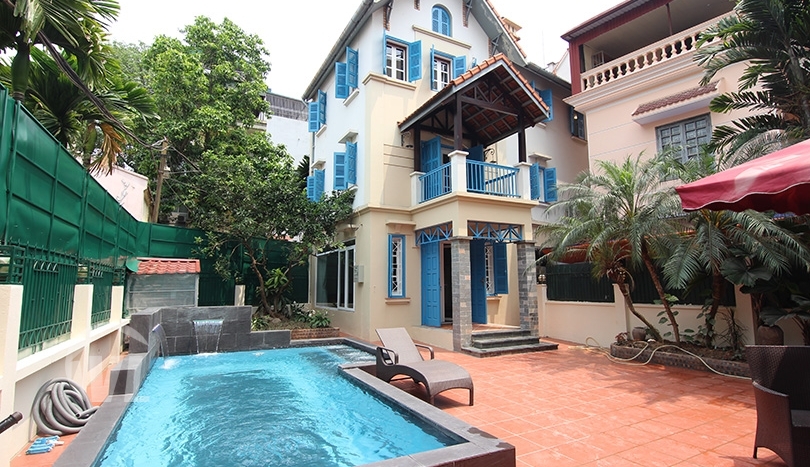 Renovated swimming-pool villa to lease in Tay Ho area Hanoi