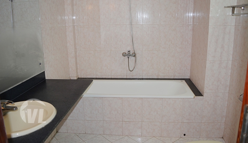 4 beds partly furnished house to rent with lake view in Tay Ho