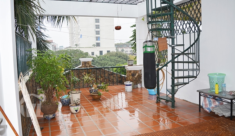 4 beds partly furnished house to rent with lake view in Tay Ho