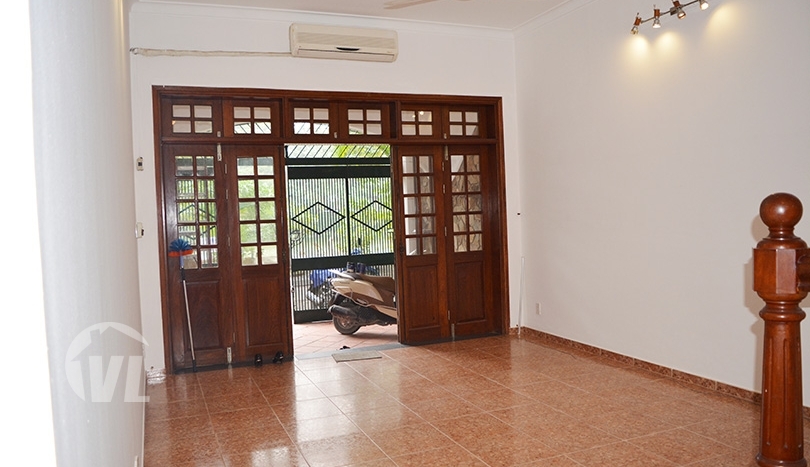 4 beds partly furnished house to rent with lake view in Tay Ho