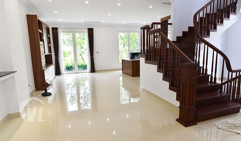 Furnished villa in Vinhomes Riverside for lease next to BIS