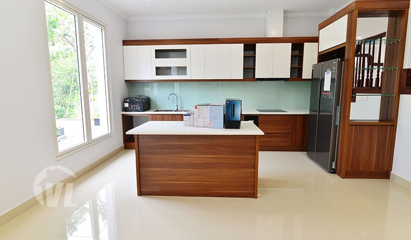 Furnished villa in Vinhomes Riverside for lease next to BIS