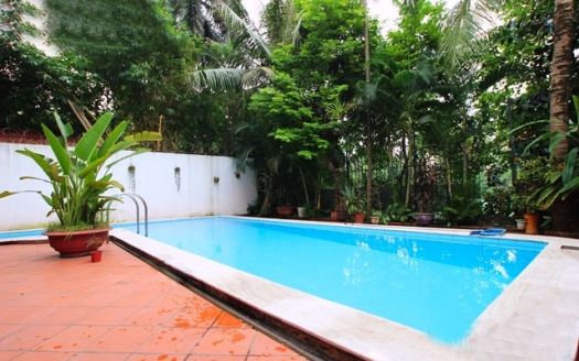 Garden villa with outdoor swimming-pool for rent Tay Ho Hanoi