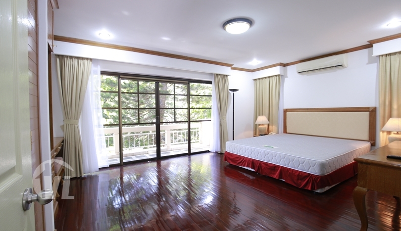 Serviced villa to lease in Hanoi with swimming pool and gym