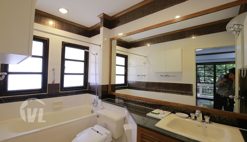 Serviced villa to lease in Hanoi with swimming pool and gym