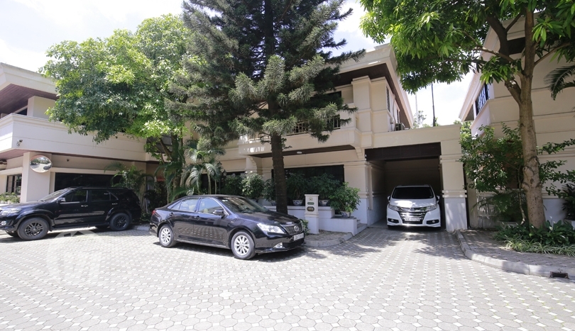 Serviced villa to lease in Hanoi with swimming pool and gym