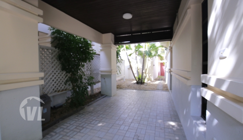 Serviced villa to lease in Hanoi with swimming pool and gym