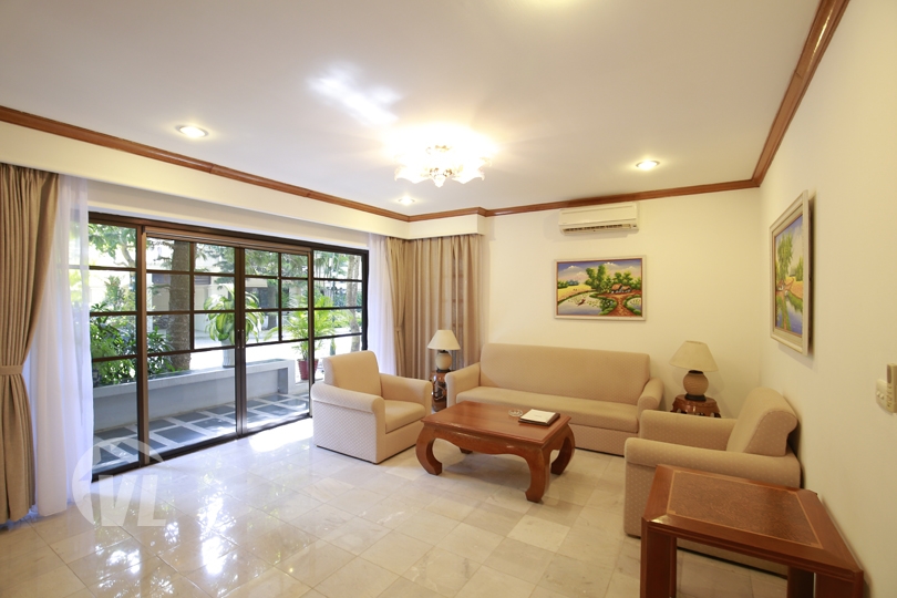 333 Serviced villa to lease in Hanoi with swimming pool and gym