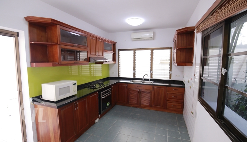 Serviced villa to lease in Hanoi with swimming pool and gym