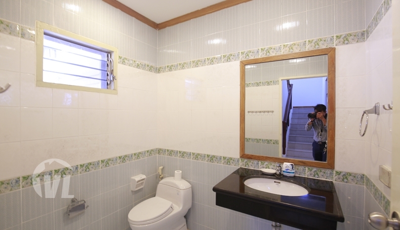 Serviced villa to lease in Hanoi with swimming pool and gym