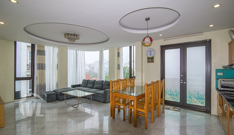 2 bedroom apartment on Mac Dinh Chi Street