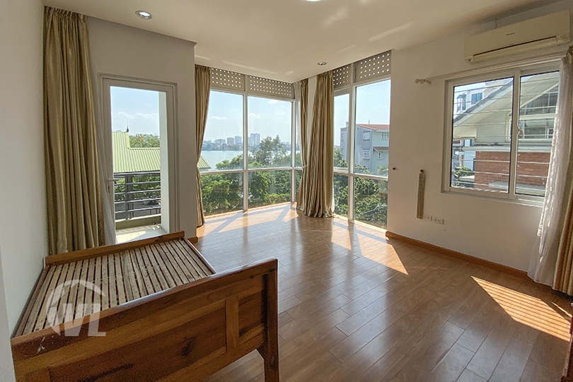 333 5 bedroom furnished house in Tay Ho with view on the West Lake