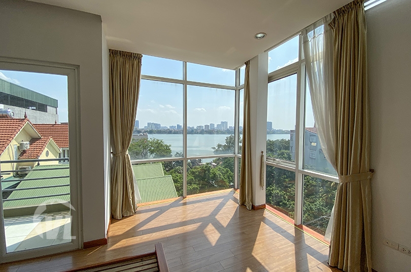 222 5 bedroom furnished house in Tay Ho with view on the West Lake
