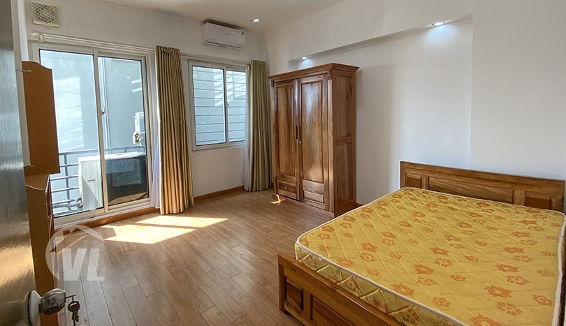 5 bedroom furnished house in Tay Ho with view on the West Lake