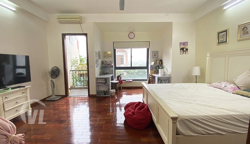 House to rent in Long Bien close to Wellspring International School