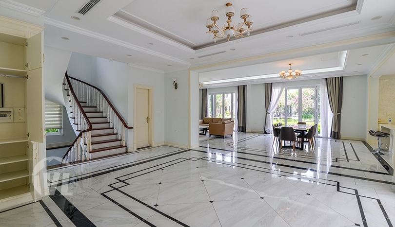 Huge 5 bedroom villa to rent close to BIS in Vinhomes Riverside Hanoi