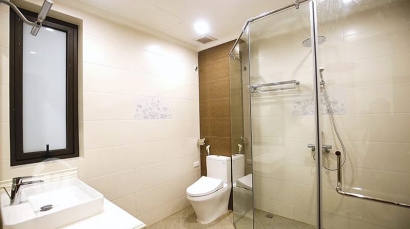 Lake view apartment to rent in Tay Ho, Yen Phu village, 170 sq m