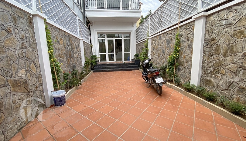 Modern 4 bed rental house with open view in Tay Ho