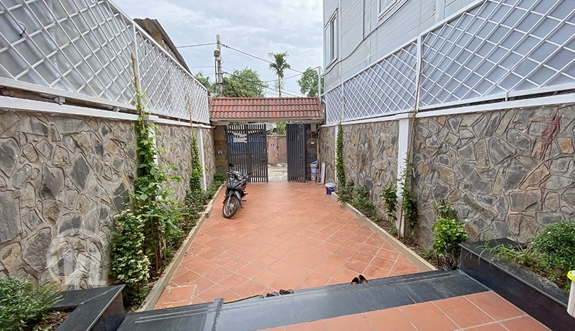 Modern 4 bed rental house with open view in Tay Ho