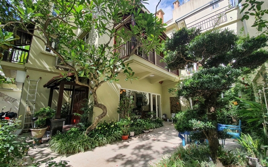 Modern furnished 5 beds villa to lease in Tay Ho district