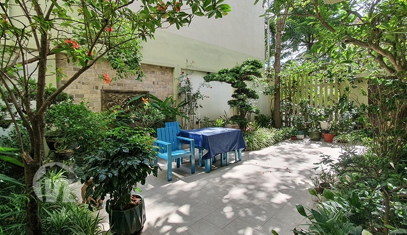Modern furnished 5 beds villa to lease in Tay Ho district