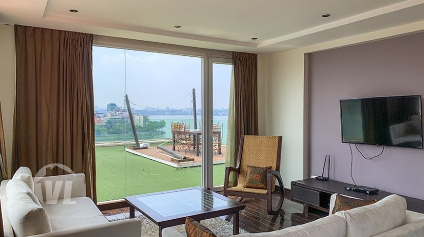 1 bedroom penthouse to rent in Tay Ho with private terrace