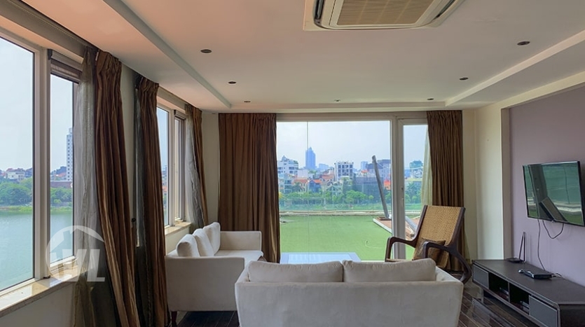 1 bedroom penthouse to rent in Tay Ho with private terrace