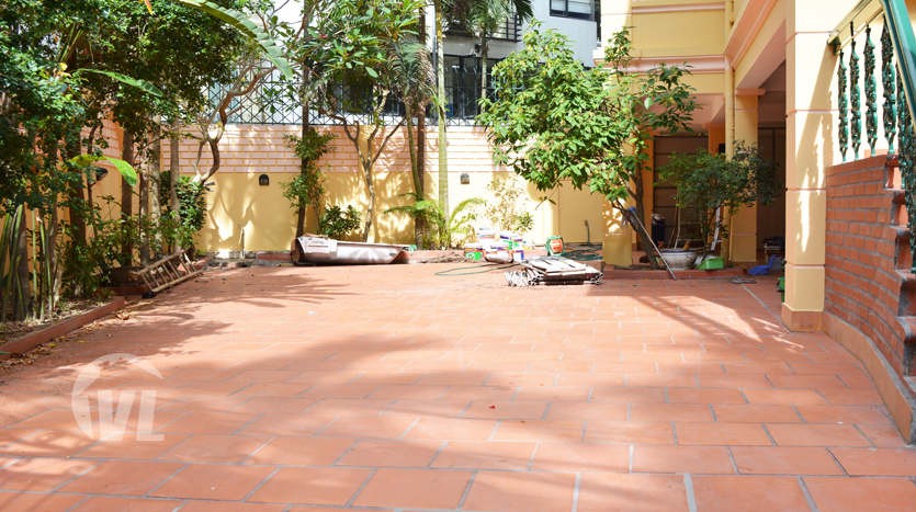 Huge 7 beds house to lease with pool in Tay Ho area