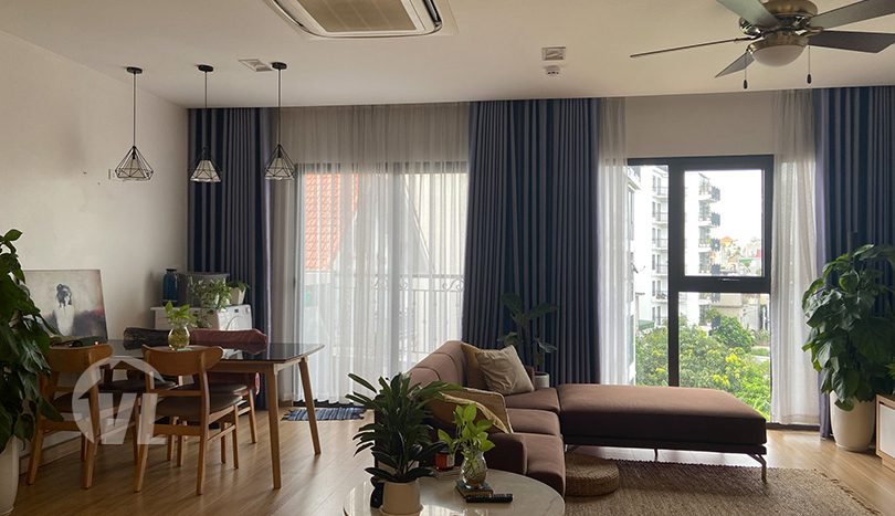 Lake view 2 bedroom apartment in Au Co Tay Ho