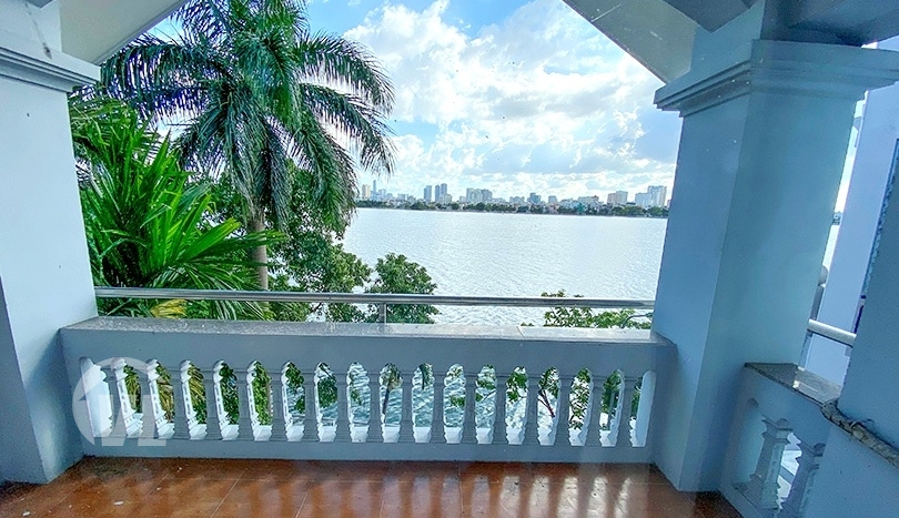 Modern house to lease facing the West Lake in Tay Ho