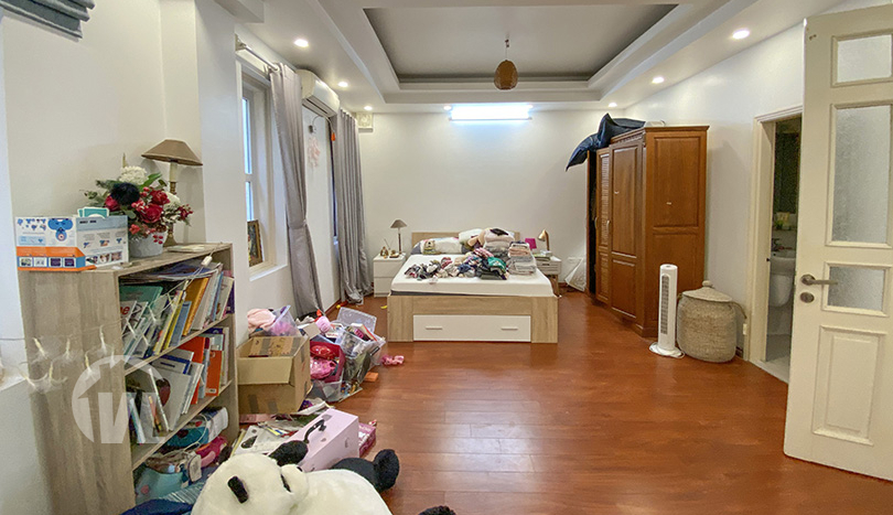 Modern house to lease facing the West Lake in Tay Ho