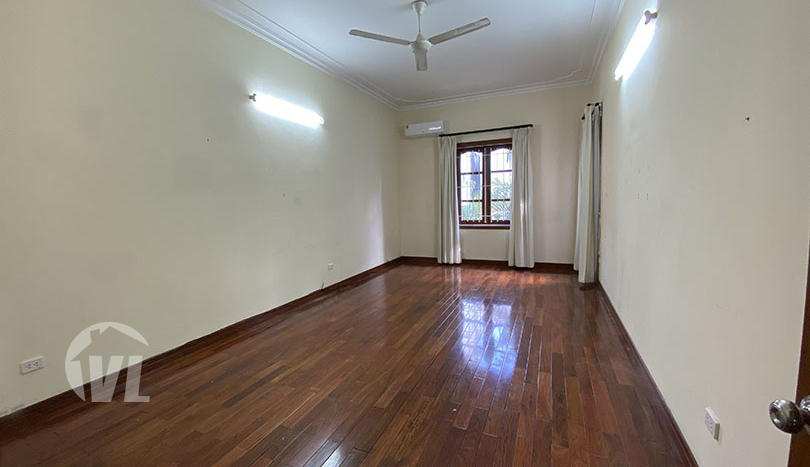 Beautiful 4 beds house with pool and garden in Tay Ho area